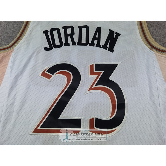 Camiseta Chicago Bulls Michael Jordan NO 23 Ciudad 2024-25 Blanco